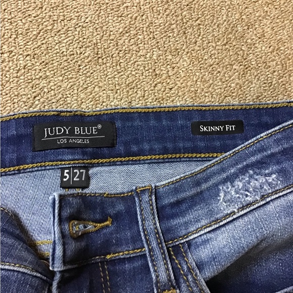 Judy Blue Distressed Jeans - Picture 5 of 5